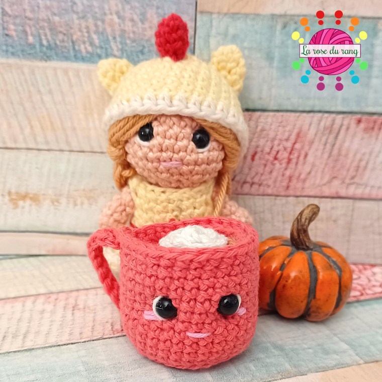 Tiny teacup amigurumi pattern by La rose du rang