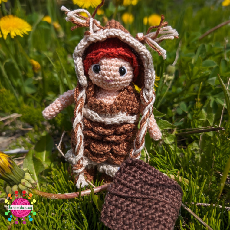 Fantasy Cosplay Crochet Adventures amigurumi doll pattern "The Lore Keeper" by La rose du rang