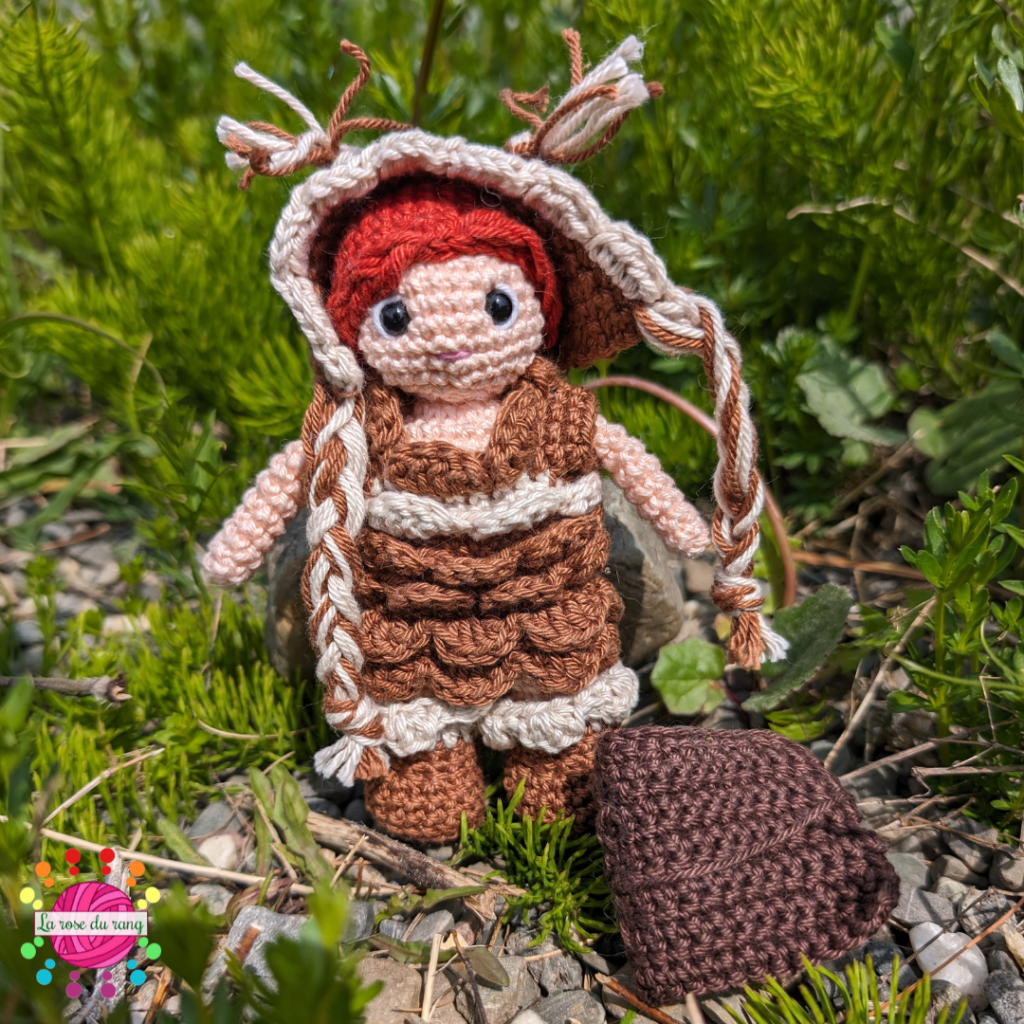 Fantasy Cosplay Crochet Adventures amigurumi doll pattern "The Lore Keeper" by La rose du rang